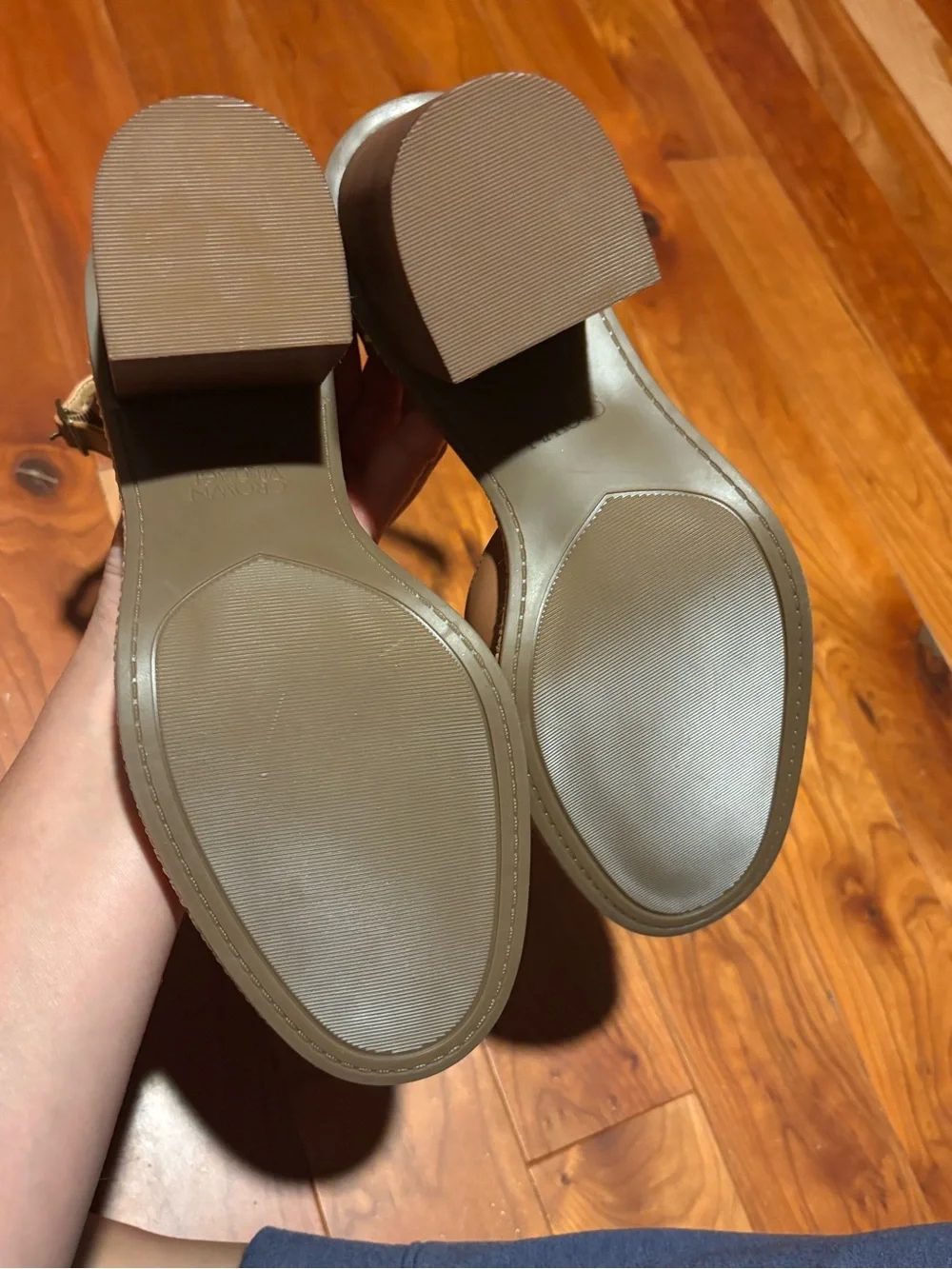 Crown Vintage: Leather Round Toe Camel colored casual chunky heel
